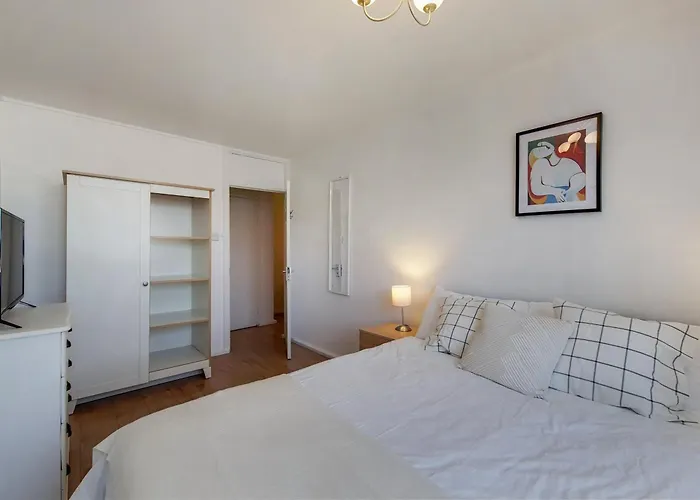 Regent\'S Park Apartment